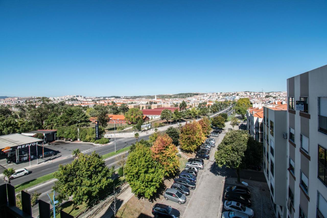 Appartement Enjoy Lisbon Cascais Sintra 1200 Metres To Metro Blue Line Sintra Rail Line Free Parking à Amadora Extérieur photo